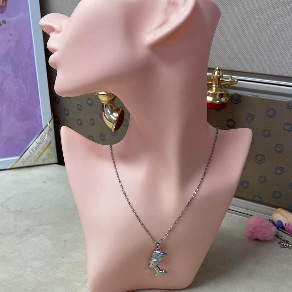 Egyptian Queen Nerfertiti Necklace 🆕
